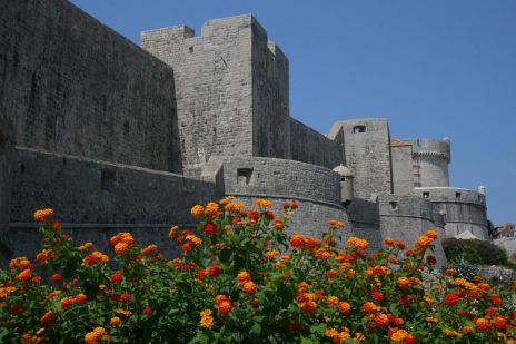 Mäktiga murar runt Dubrovnik
